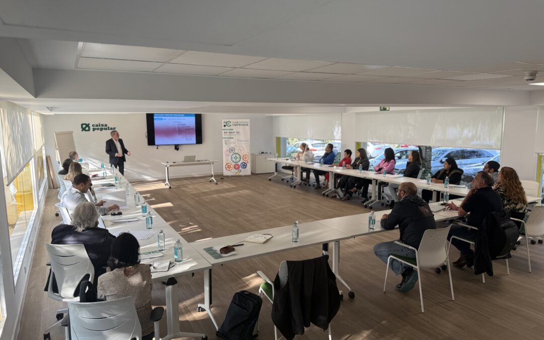 Paterna Emprende explica a una veintena de emprendedores las herramientas de apoyo municipal al autoempleo